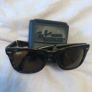 RAY BAN Folding Wayfarer